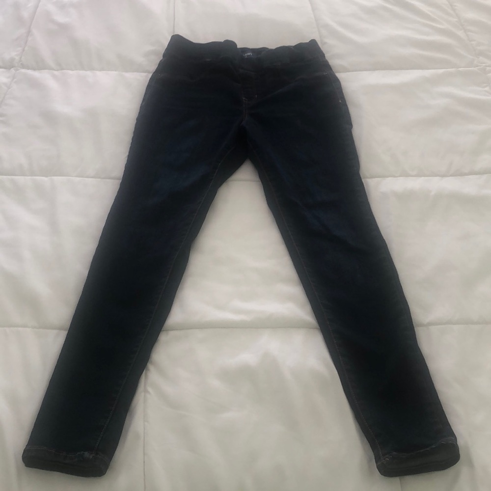 Old Navy Rockstar skinny jeans imid rose darker denim with lighter wash in front
